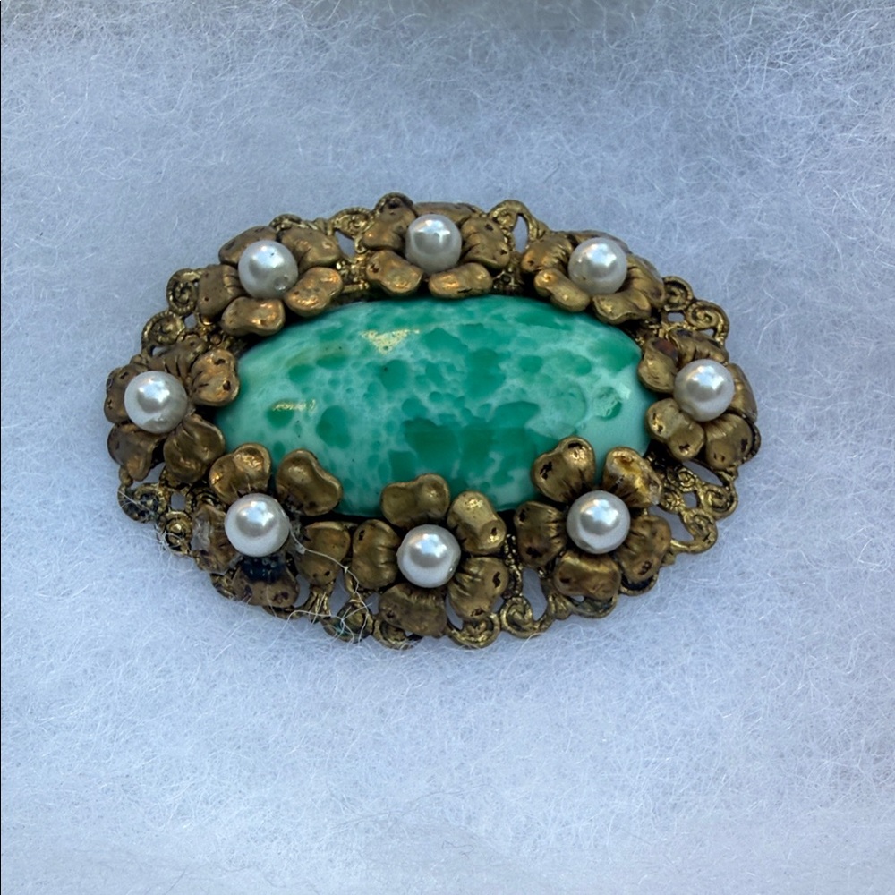 Vintage Floral Filigree Brooch with Green Peking glass Cabochon and Pearls